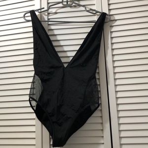 Topshop Deep V Mesh Side Bathing Suit NWOT 😏